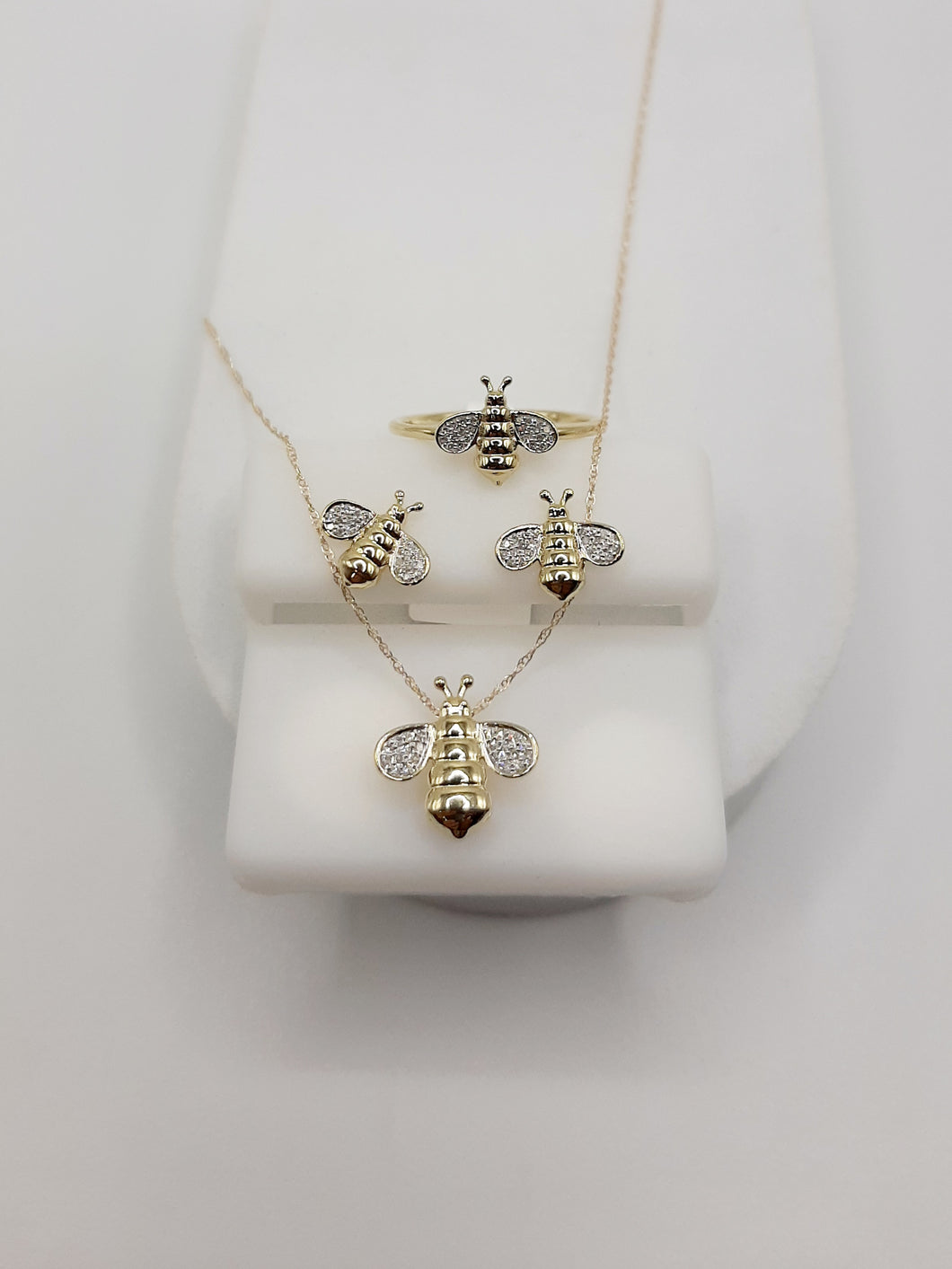 10Kt Yellow Gold Bee Necklace, Ring and Earrings featuring diamonds