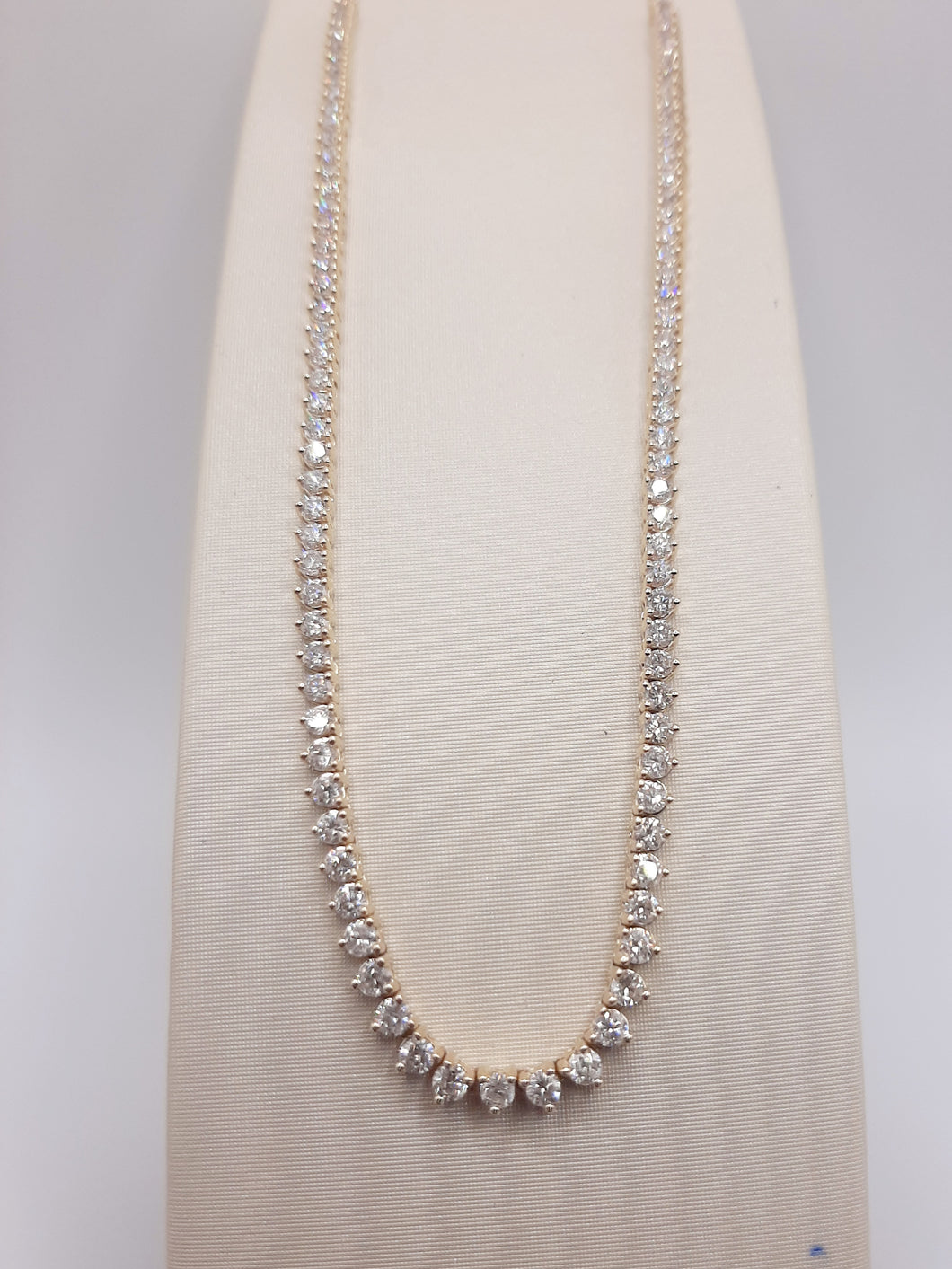 14Kt yellow gold riviera necklace featuring 3 prong set 3.0 carat of natural diamonds 18