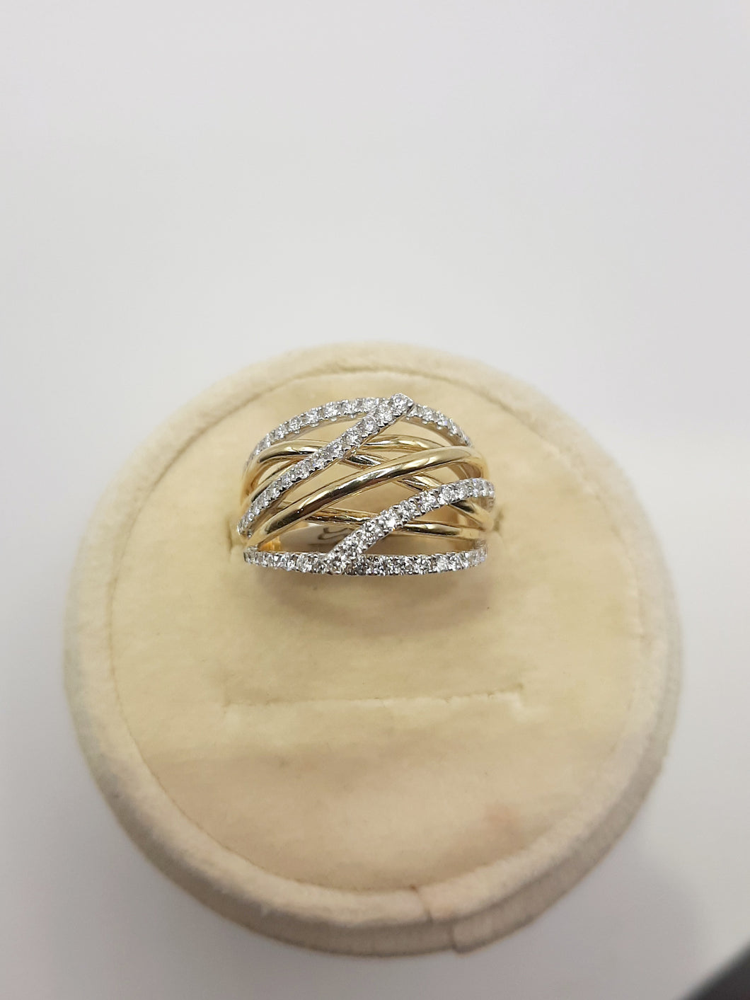 14kt yellow gold crossover diamond band