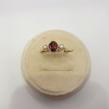 10kt yellow gold pearl and garnet ring