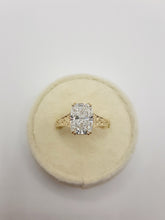 Load image into Gallery viewer, 14kt Yellow Gold 3.09 Carat Radiant Cut Lab Grown Diamond
