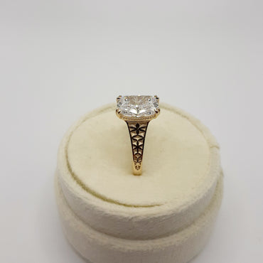14kt Yellow Gold 3.09 Carat Radiant Cut Lab Grown Diamond