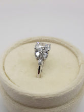 Load image into Gallery viewer, 14kt White Gold 1.50 Carats Lab Grown Oval ,Round and Baguette Ring
