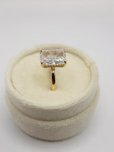 Load image into Gallery viewer, 14kt Yellow Gold 3.11 Carat Radiant Cut Lab Grown Diamond with a Hidden Halo
