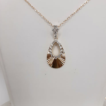 14kt yellow gold diamond Pendant with chain