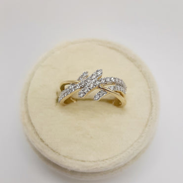 14kt yellow gold diamond serenity waves ring