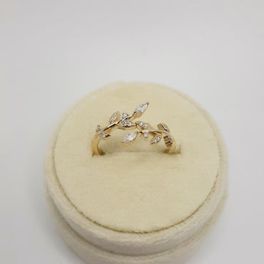14kt yellow gold diamond bloom collection ring