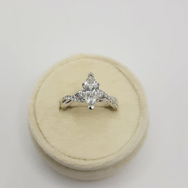 14kt white gold engagement ring