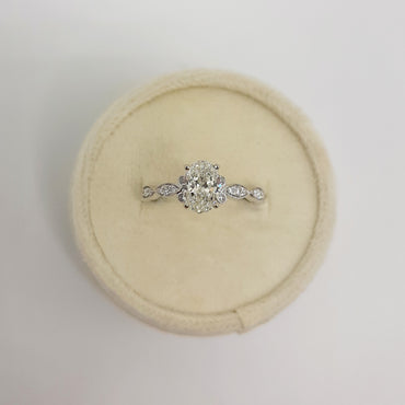 14 kt white gold oval diamond engagement ring