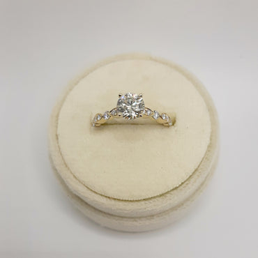 14kt yellow gold natural diamond ring