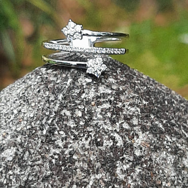 10 KW Gold Diamond Star Ring