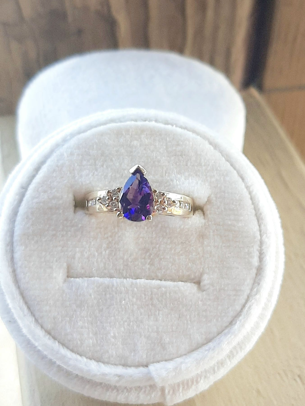 14kt Yellow Gold Round Diamond Pear Shaped Amethyst Ring