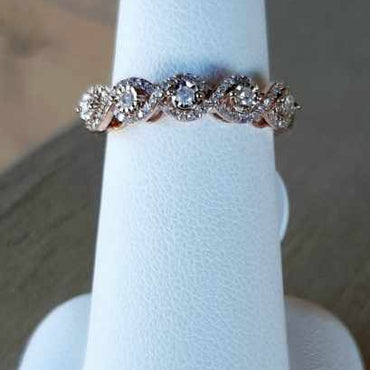 10Kt Rose Gold Halo Five Stone band