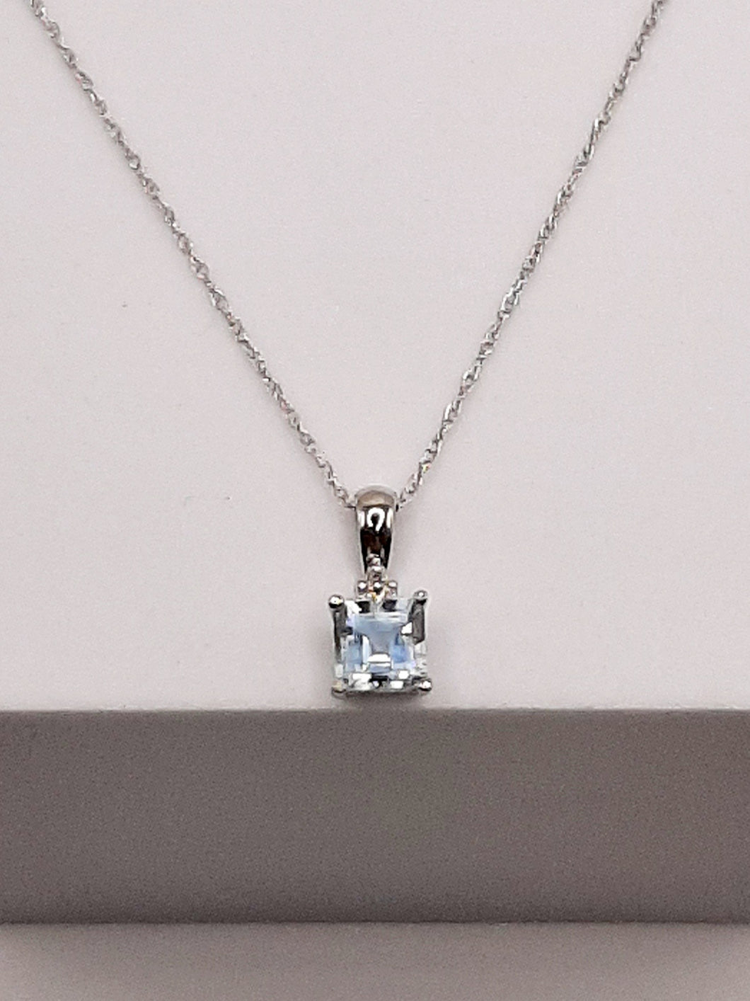 14 Karat White Gold Diamond Necklace