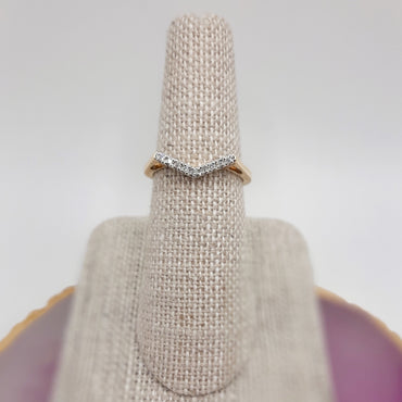 10Kt  Yellow Gold V  Ring Featuring .10 Carats of Round Natural Diamonds