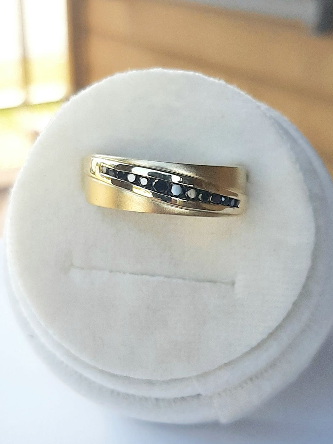 10Kt Yellow Gold Black Diamond Gents Band