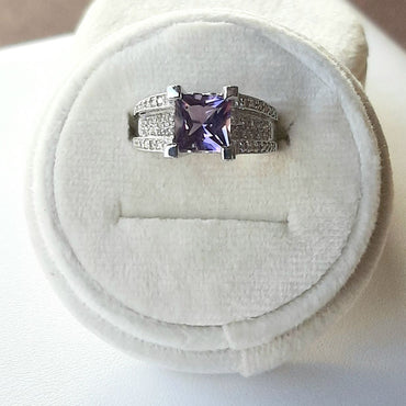 14Kt White Gold Diamond Amethyst Ring